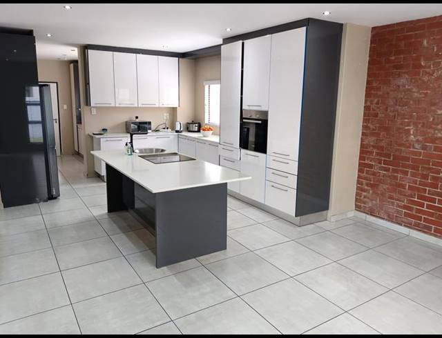 4 BEDROOM HOUSE FOR SALE IN MIDSTREAM RIDGE